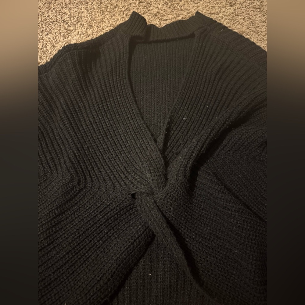 Black Women's Sweater. Crop top style - Picture 3 of 5